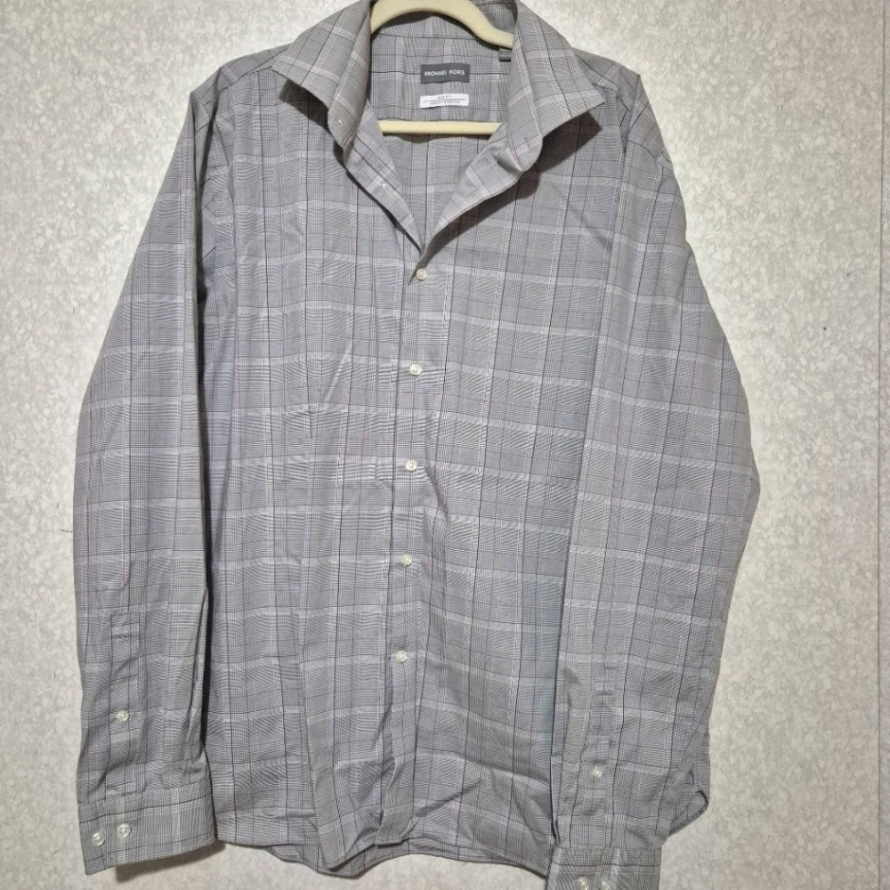 Michael Kors Checkered Shirt in Gray and White..SIZE:XL